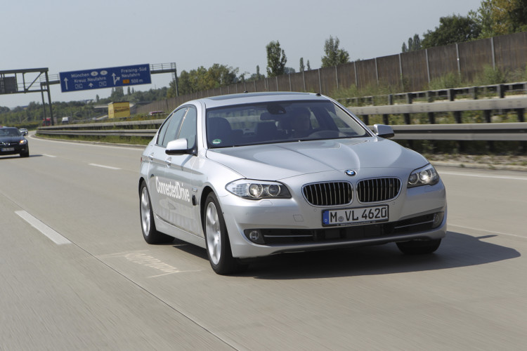 Video: BMW shows hands-free driving on Autobahn