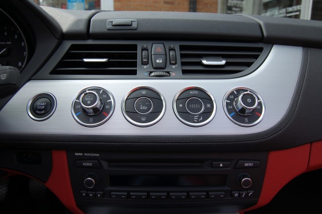 2009-BMW-Z4-sDrive35i-[23]