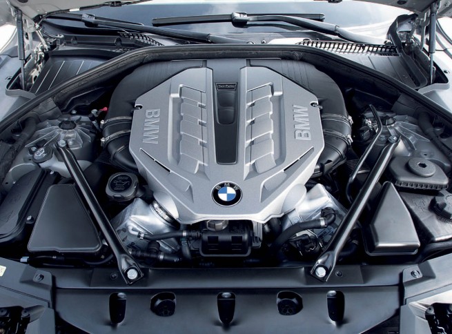 2009-bmw-7-series-engine