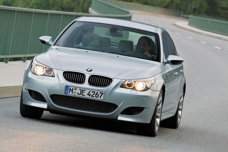 VIDEO: E61 BMW M5 Touring vs Mercedes-Benz E55 AMG vs Audi RS6 Avant