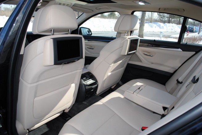 2011-bmw-535i-interior-1