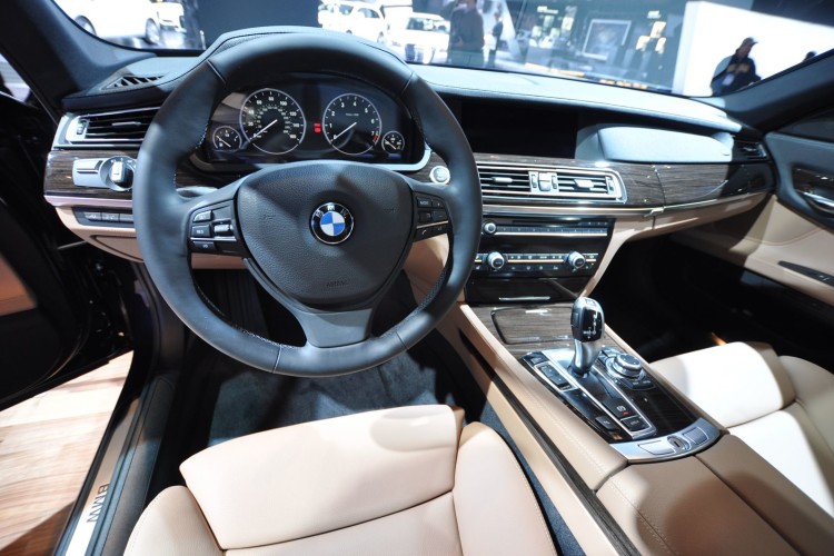 NAIAS 2010: 2011 BMW 740i debuts in the U.S.