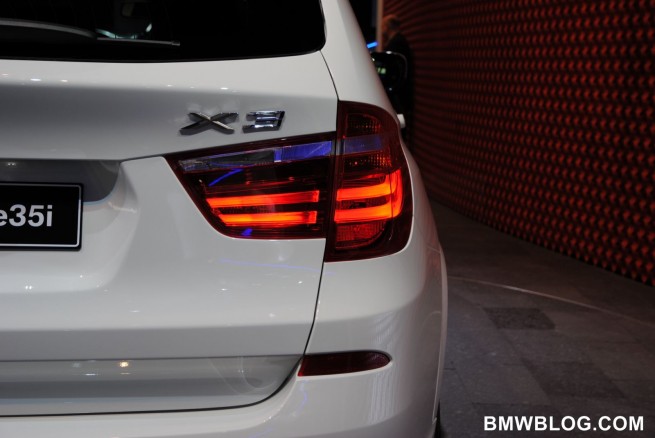 2011-bmw-x3-m-package-22