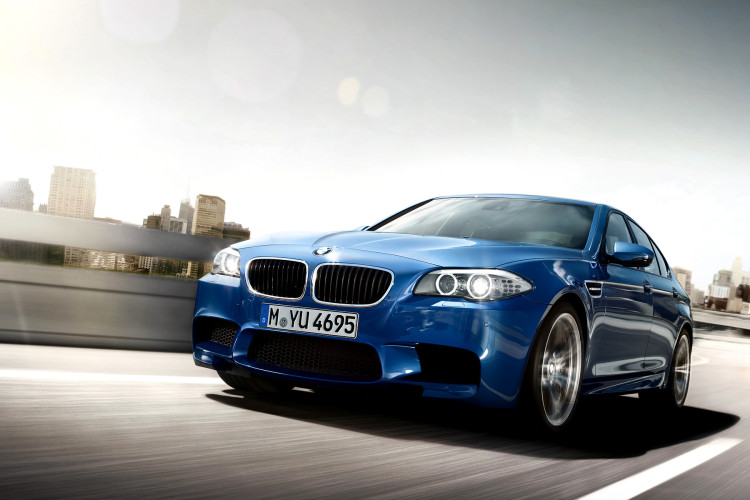 Wallpapers: 2012 BMW M5