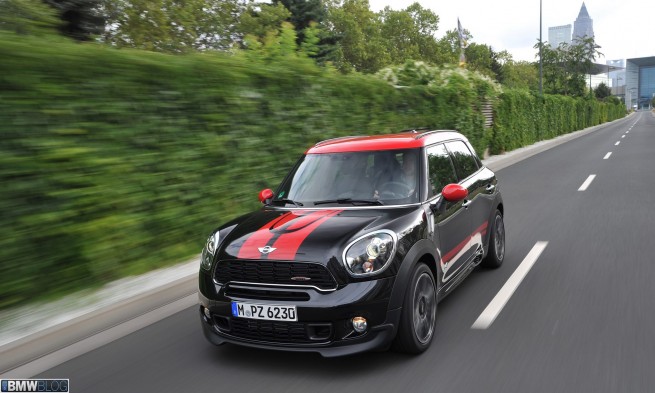 2013-MINI-JCW-Countryman-test-drive-10