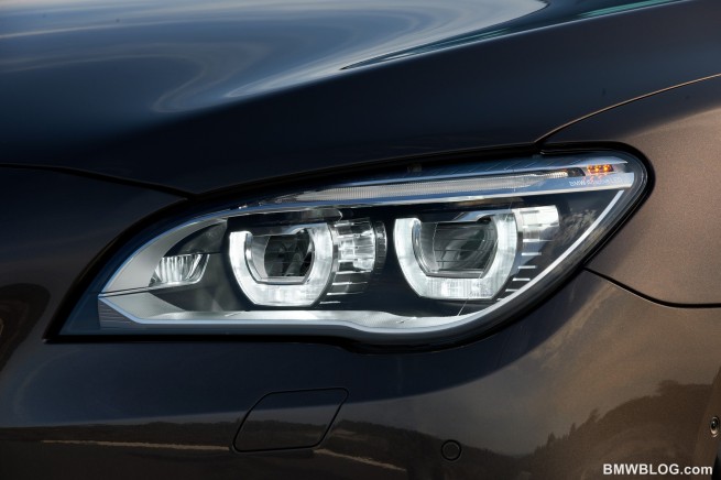 2013-bmw-7-series-41