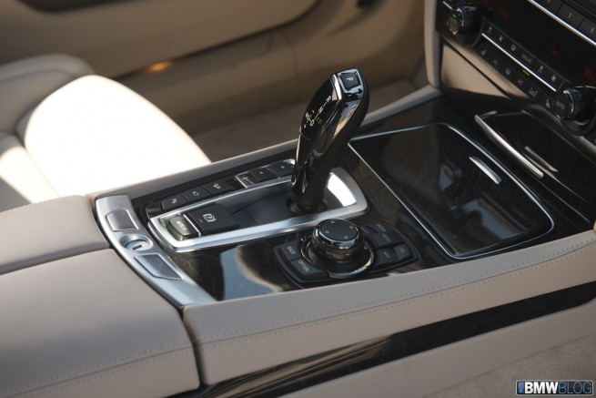 2013-bmw-750Li-xDrive-review-21.jpg