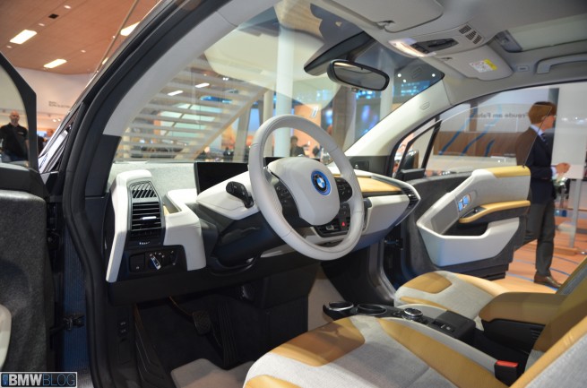 2014-bmw-i3-interior-exterior-images-41