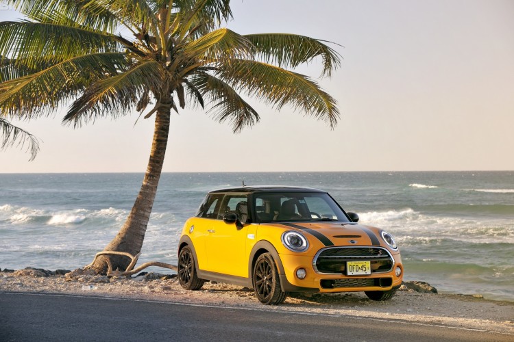 2014 MINI Cooper – BMWBLOG Video Review