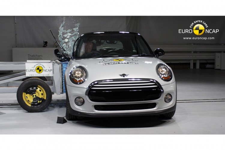 Euro NCAP: 4 Stars for the MINI Cooper