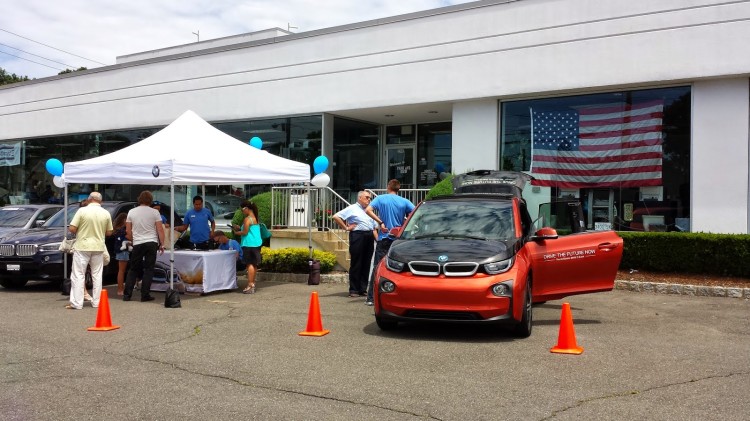 While at Park Ave they were having a 'Ride and drive' event, first they thought my car was theirs then they took pictures of me after finding out I was an Electronaut...only the 2nd they met and that is not right While at Park Ave they were having a ‘Ride and drive’ event, first they thought my car was theirs then they took pictures of me after finding out I was an Electronaut…only the 2nd they met and that is not right
