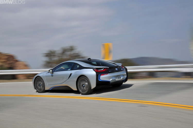 2015-bmw-i8-photos-22