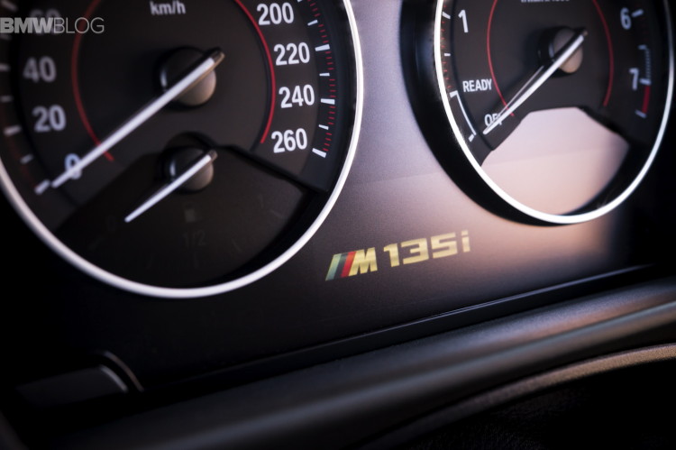 2015-bmw-m135i-interior-images-09