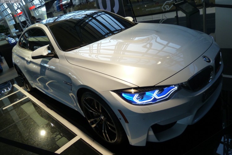 BMW-M4-Iconic-Lights-Laser-OLED-Coupe-F82-Welt-2015-15
