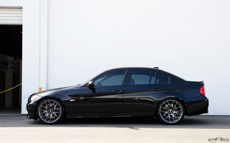 Jet Black BMW E90 335i Looks Clean With Aftermarket Wheels