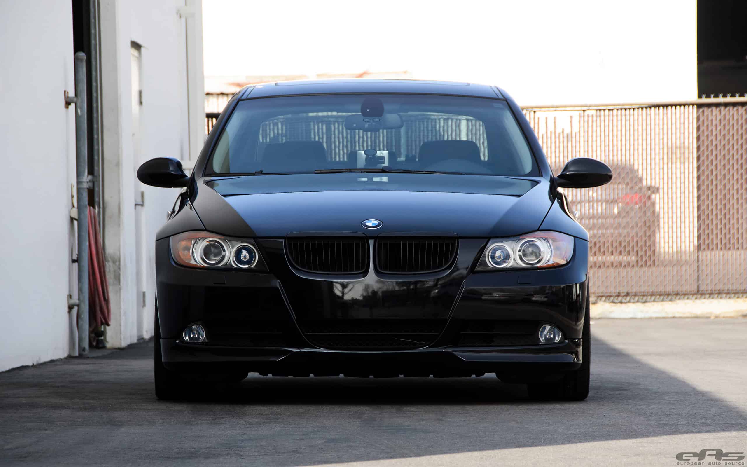 Jet Black BMW E90 335i Looks Clean With Aftermarket Wheels