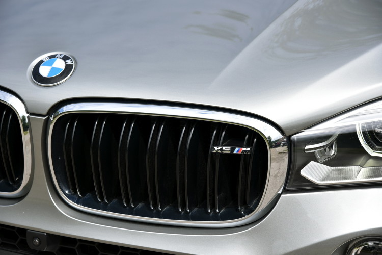 2015-bmw-x5-m-1900x1200-images-13