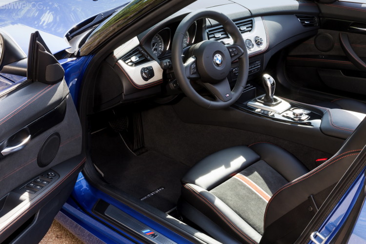 2015-bmw-z4-estoril-blue-1900x1200-images-44