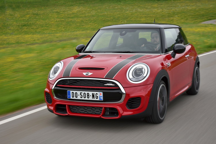 2015-mini-john-cooper-works-images-1900x1200-08