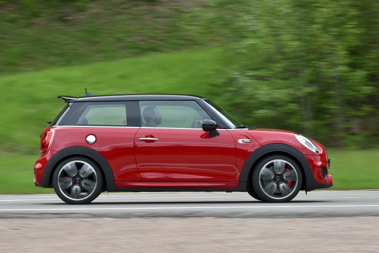 2015-mini-john-cooper-works-images-1900x1200-18