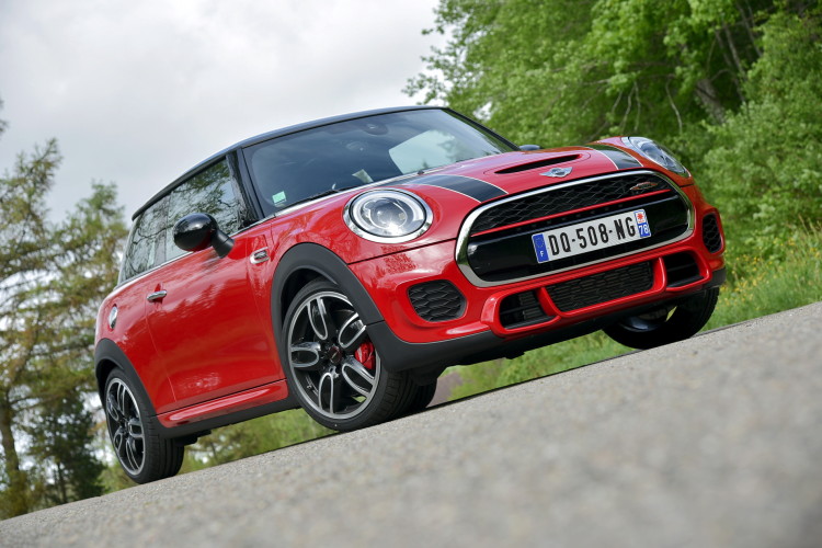 2015-mini-john-cooper-works-images-1900x1200-22