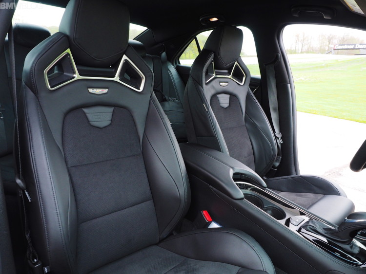 2016-cadillac-ats-v-images-1900x1200-15