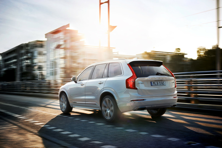 2016-volvo-xc90-t8-twin-engine-plug-in-hybrid_image