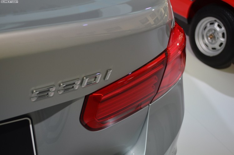 BMW-3er-Facelift-2015-330i-F30-LCI-Glacier-Silber-14