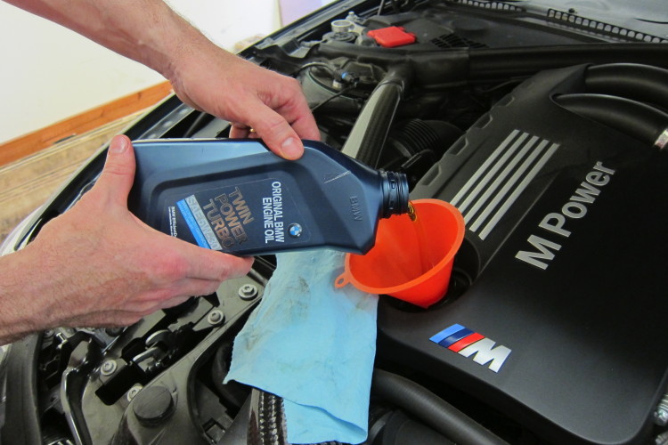 How to change the oil in your BMW M4