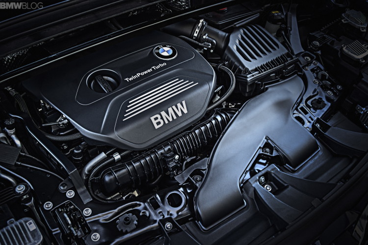 2016-BMW-X1-engines--1900x1200-images-01