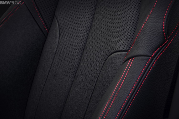 2016-BMW-X1-interior--1900x1200-images-03