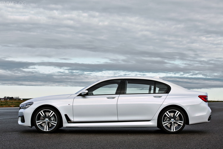 2016-bmw-7-series-M-Sport-Package-images-1900x1200-05