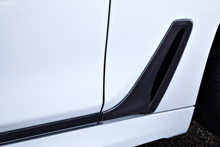 2016-bmw-7-series-M-Sport-Package-images-1900x1200-10