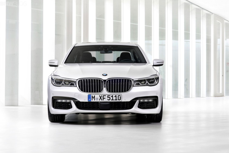 2016-bmw-7-series-M-Sport-Package-images-1900x1200-13