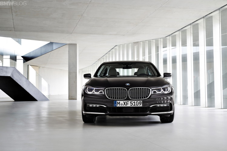 2016-bmw-7-series-exterior-images-1900x1200-20