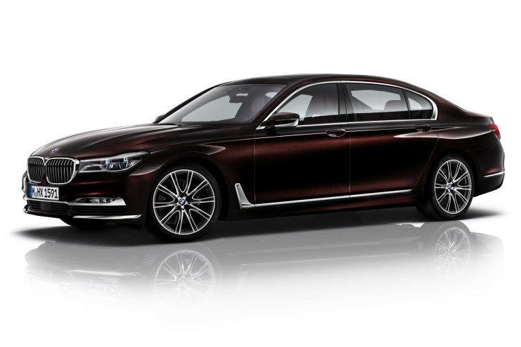 2016 BMW 7 Series Individual in Almandine Brown – Video