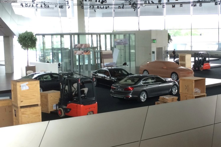 BMW-7er-2015-G11-G12-BMW-Welt-01