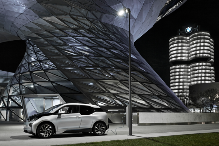 BMW’s Charging Streetlights