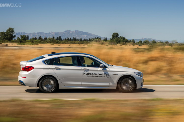 Report: BMW plans fuel-cell sedan after 2020