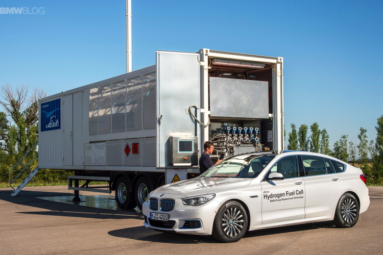 BMW Still Working on Fuel Cell Vehicles with Toyota