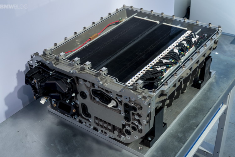 BMW-hydrogen-fuel-cell-technology-images-12