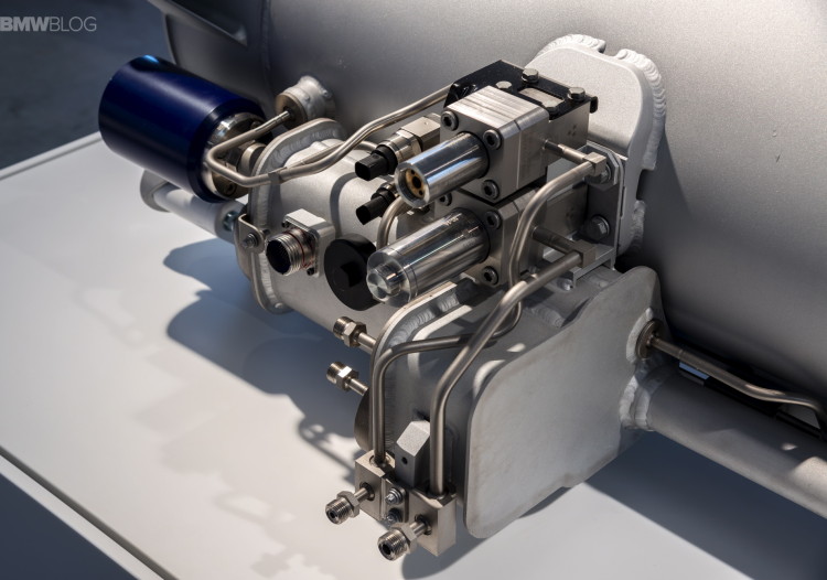 BMW-hydrogen-fuel-cell-technology-images-20