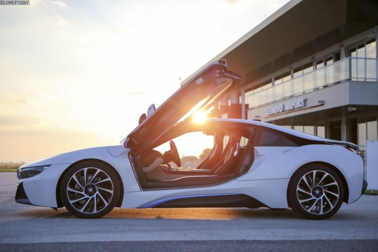 BMW-i8-Wallpaper-05