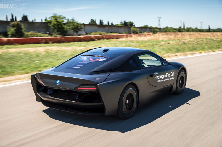 BMW-i8-hydrogen-fuel-cell--images-12