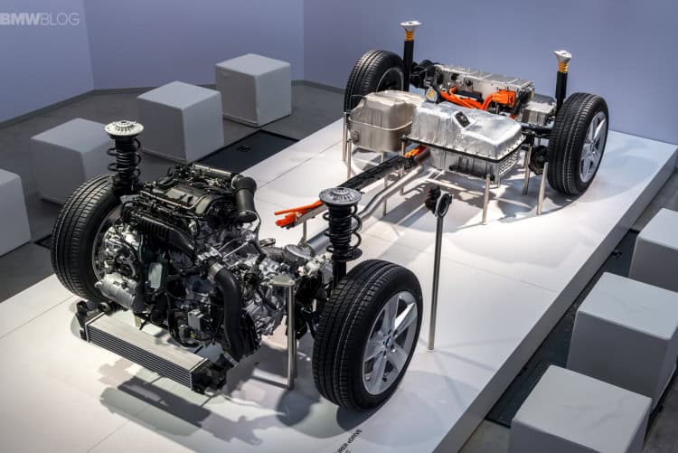 bmw-2-series-active-tourer-plugin-hybrid-test-drive-1900x1200-25