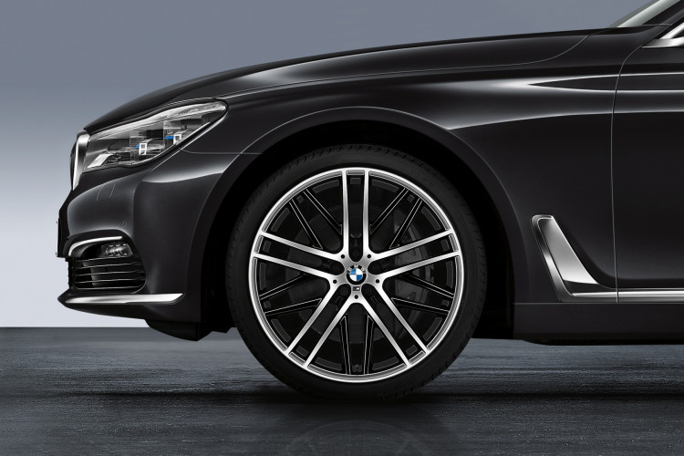 2016 BMW 7 Series: M Performance Tuning and everyday accessories