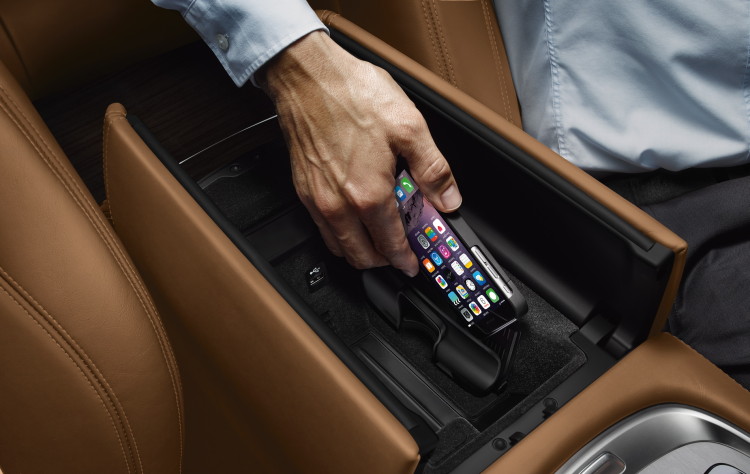 2016-bmw-7-series-accessories-images-03
