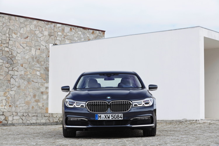 2016-bmw-730d-images-1900x1200-58