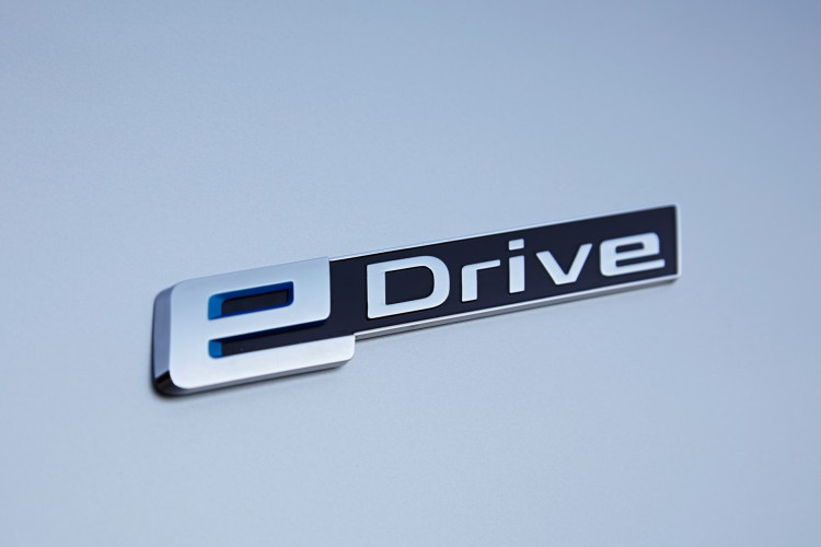 BMW says no plans to build a fully-electric 7 Series