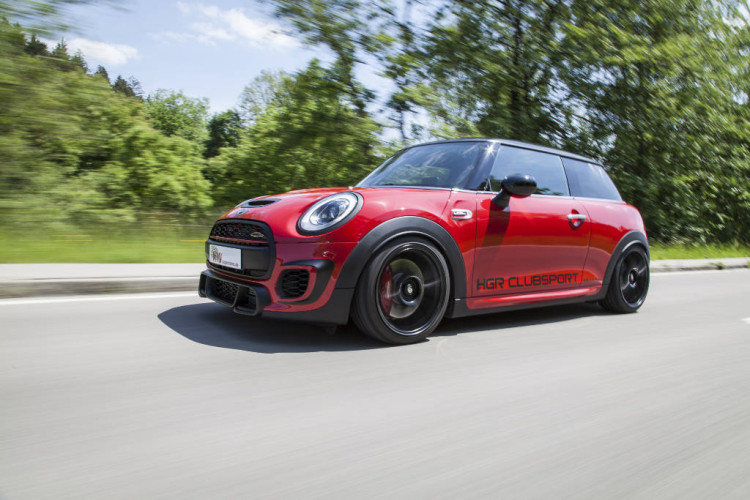 low_KW_Mini_John-Cooper-Works_F56_Fahraufnahme_001